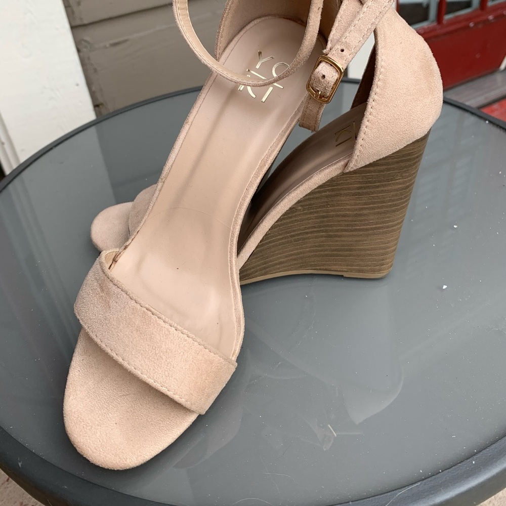 Yoki nude faux suede wedge